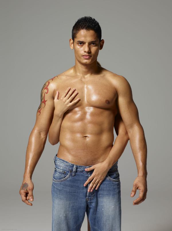 Изображение №1 от галерията Бразилски мачо мъж