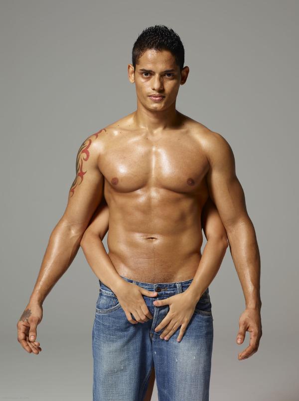 Изображение №4 от галерията Бразилски мачо мъж