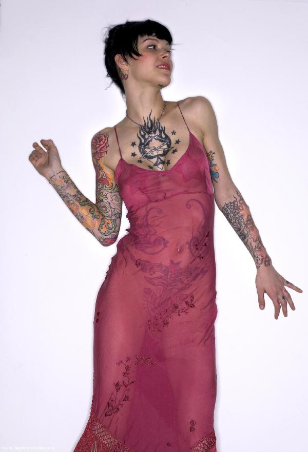 Billede #1 fra galleriet Lza i lilla kjole