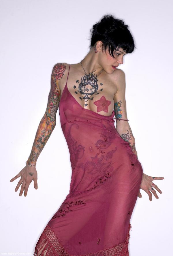 Billede #7 fra galleriet Lza i lilla kjole