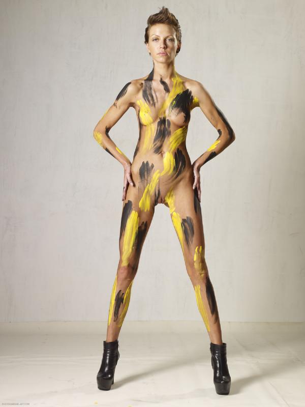 Imagem #2 da galeria Olena O preto e amarelo