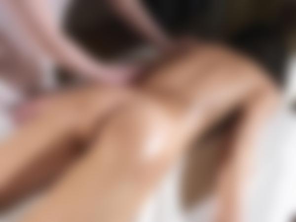 Immagine n.11 dalla galleria Massaggio erotico Yoko